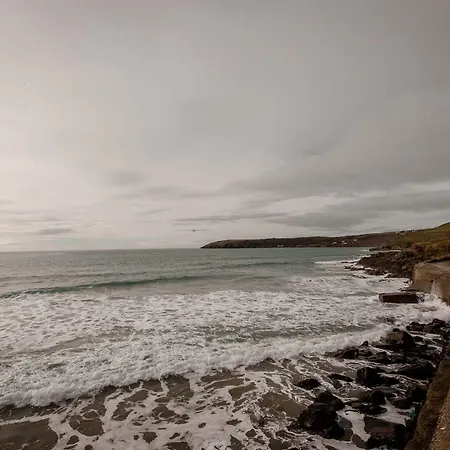 The Wild Atlantic Hideaway شقة