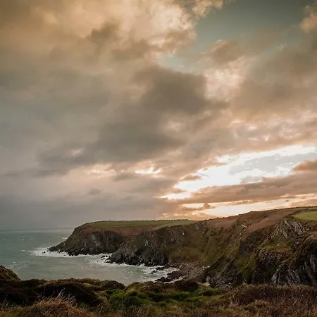 The Wild Atlantic Hideaway Apartament *